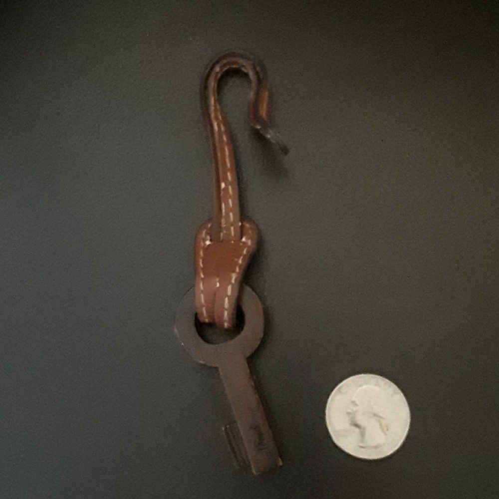 Fossil Key Chain - Picture 5 of 5